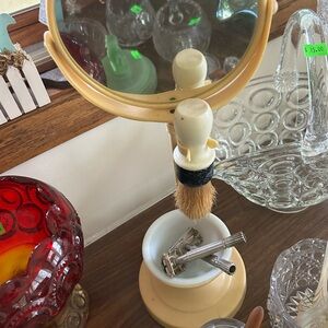 Vintage Shaving Set with Mirror - Cream